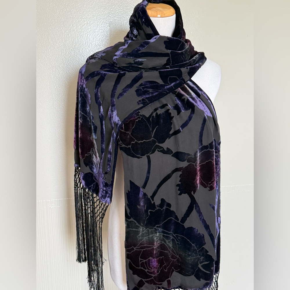 LORD & TAYLOR || Black and Purple Silk Floral Wrap/Scarf/Shawl. Sz. OS